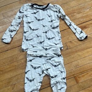 Kyte BABY Black and White Bat Print Pajama Set
